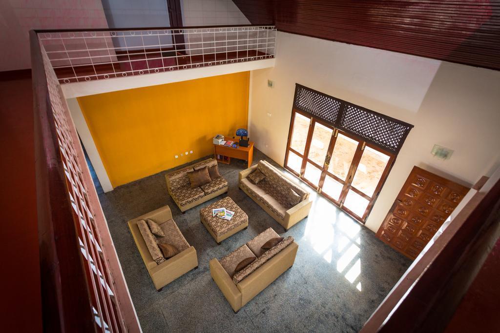 Dayanithi Guest House Джафна Екстериор снимка